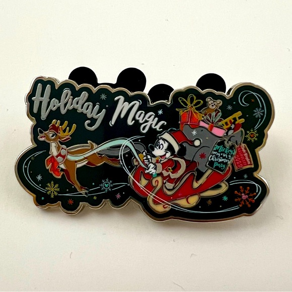 Disney Accessories - Mickey’s Very Merry Christmas Party 2023 Passholder Exclusive Pin